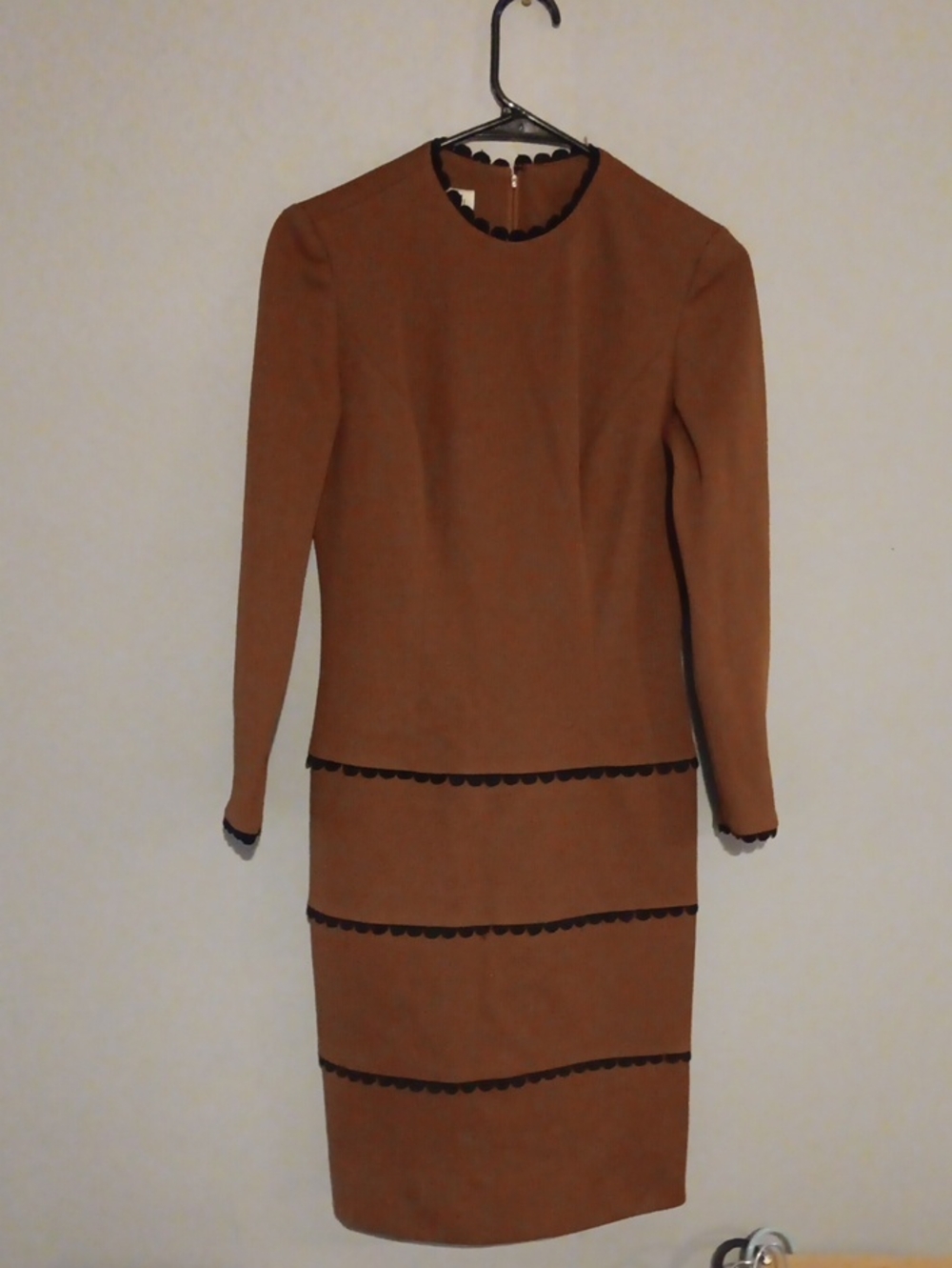 Vintage Women's Brown Long Sleeve Sheath Dress with Scallop Trim